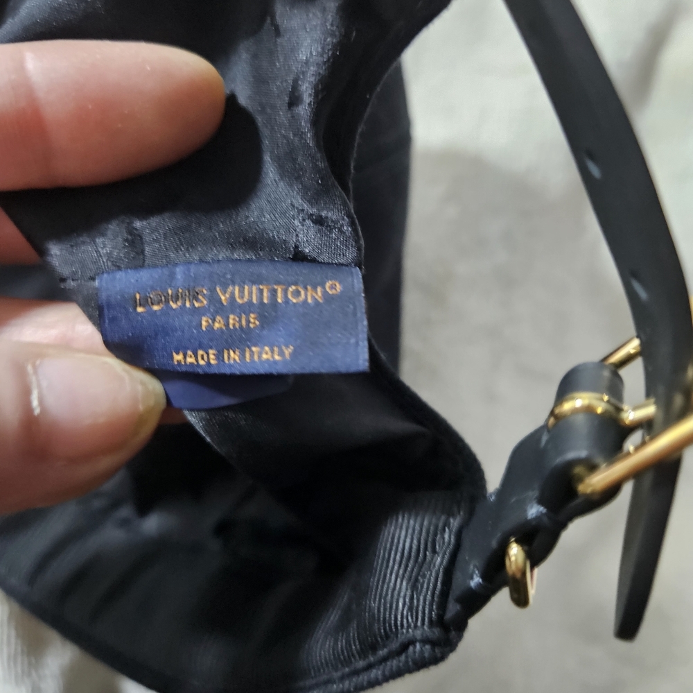 LV BLACK HAT - Picture 16 of 16